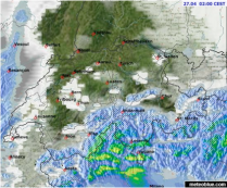 Wolken- und Niederschlagskarte einer Föhnsituation (Schweiz, 27.04.2010, 02:00): heftige Niederschlägen
ergießen sich an den Südalpen. Der Fallwind (Föhn) bläst vom Alpenkamm bis zum Schwarzwald und Bodensee
die Wolkendecke beiseite.